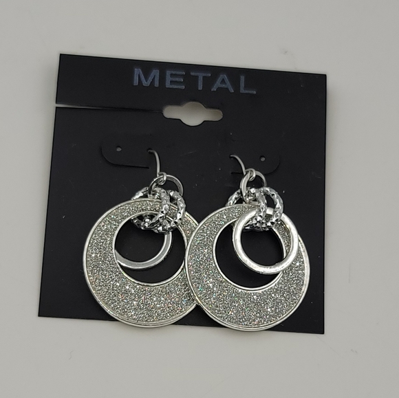 Fashion silver tone hammered earrings - Picture 1 of 5